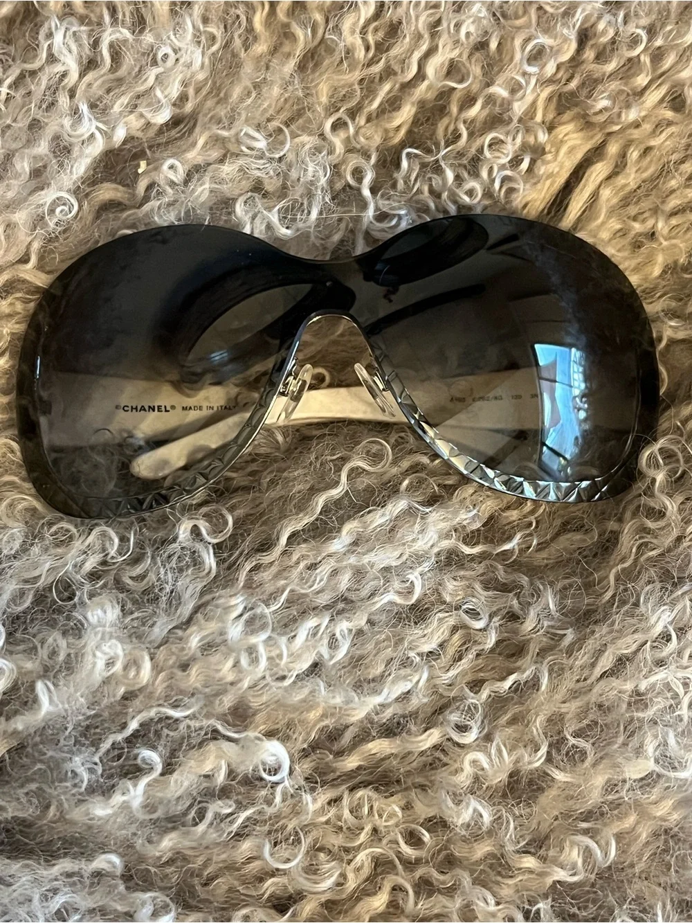 CHANEL White Quilted-Arm Sunglasses with Gradient Black-Gray Lenses Authentic